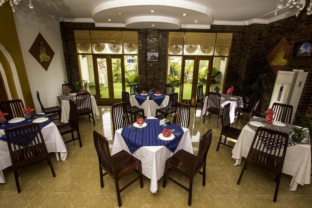 Raza Gyo Hotel Баган Екстериор снимка