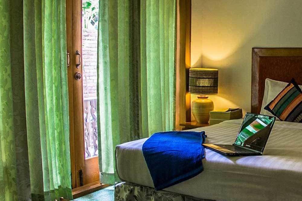 Raza Gyo Hotel Баган Екстериор снимка