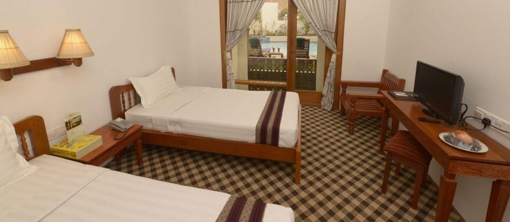 Raza Gyo Hotel Баган Екстериор снимка