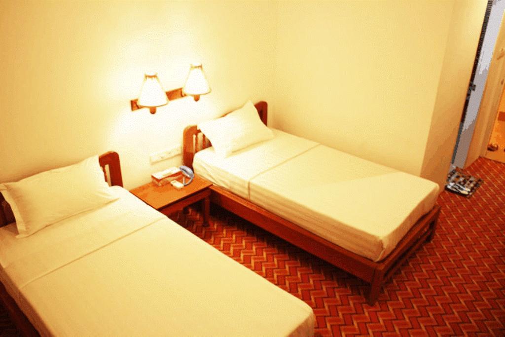 Raza Gyo Hotel Баган Стая снимка