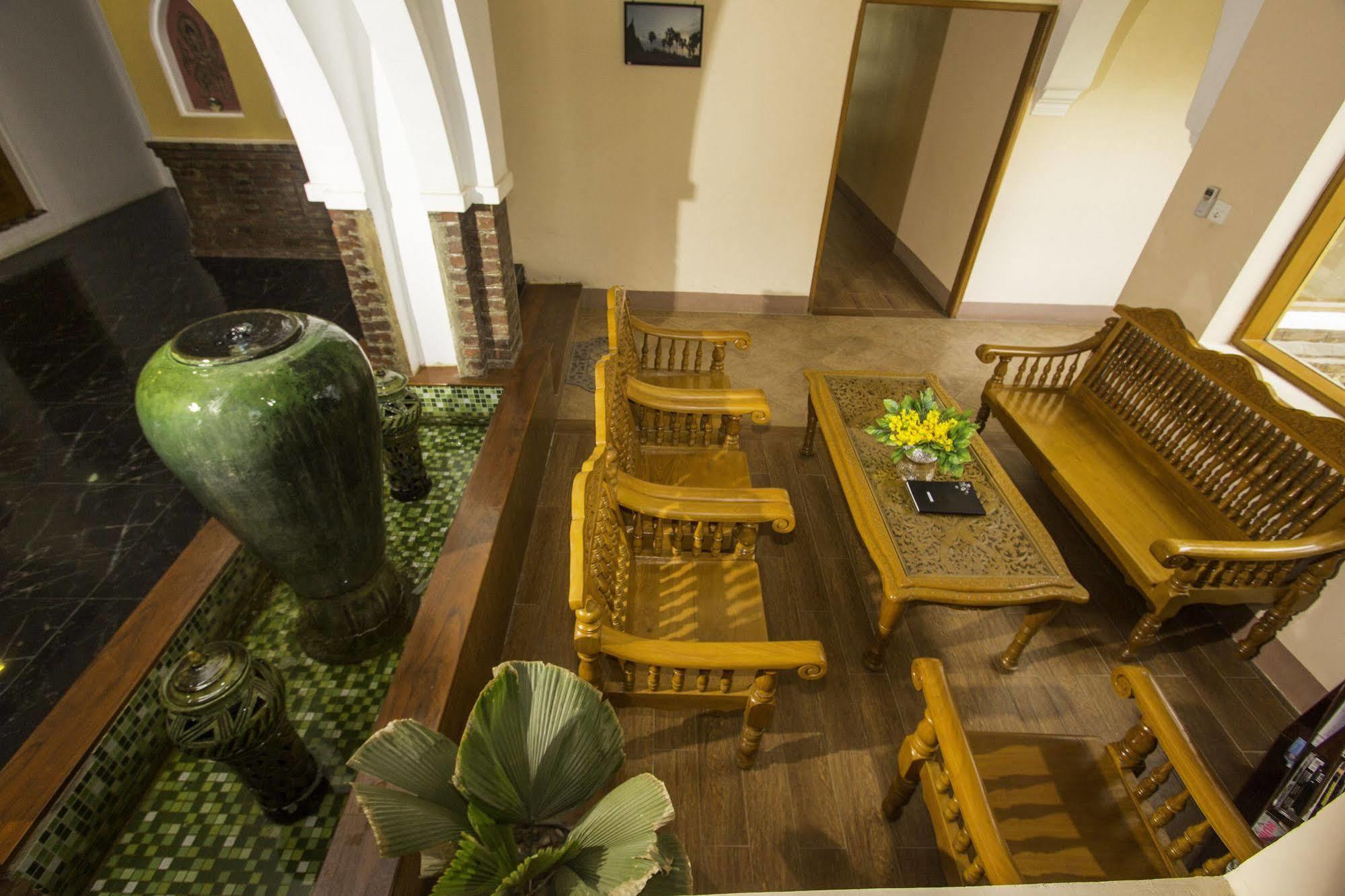 Raza Gyo Hotel Баган Екстериор снимка