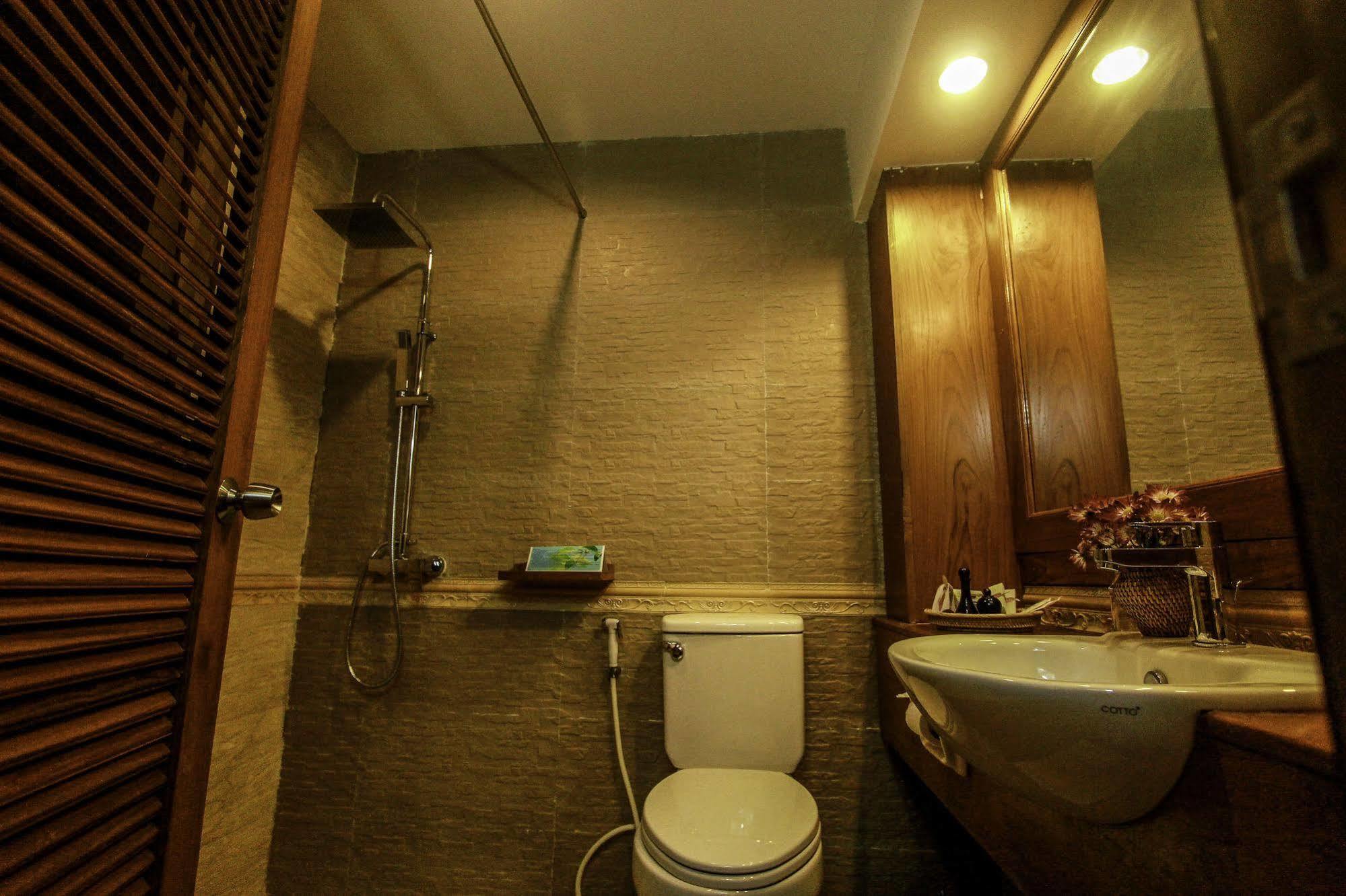 Raza Gyo Hotel Баган Екстериор снимка