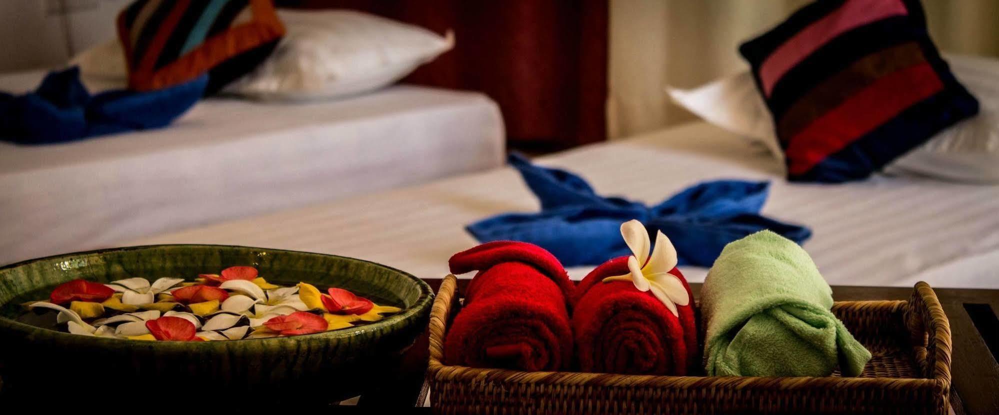 Raza Gyo Hotel Баган Екстериор снимка