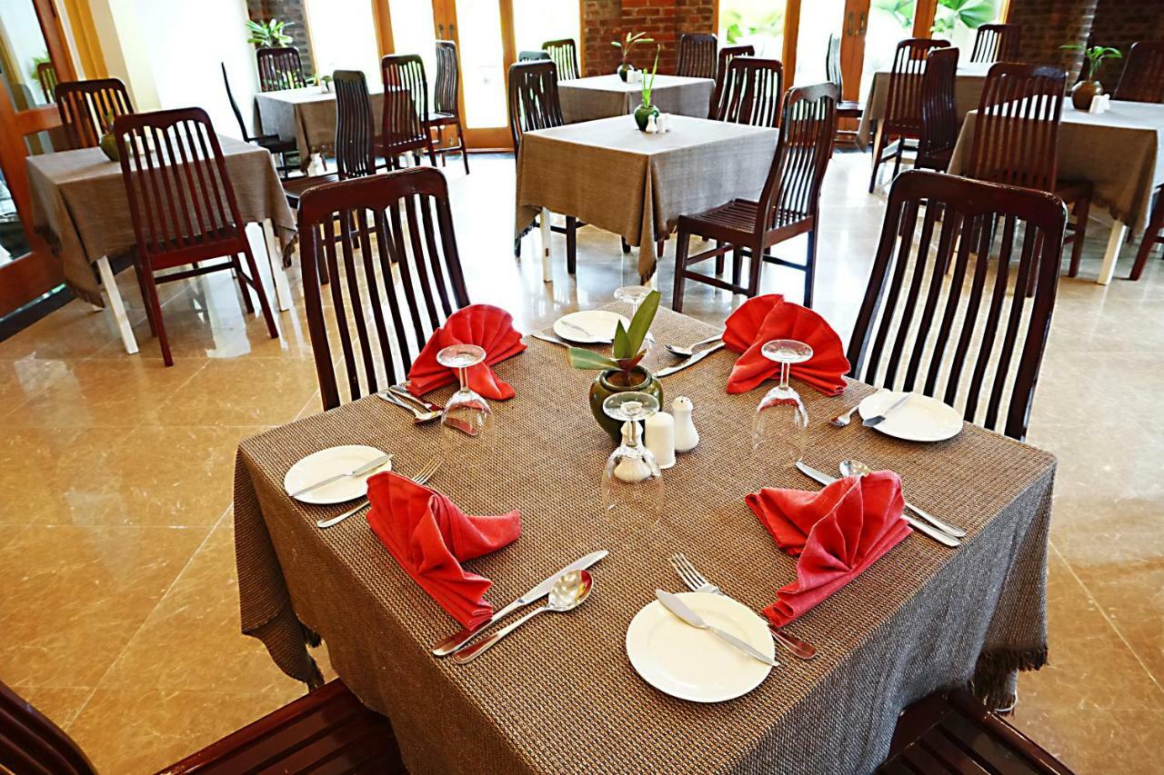 Raza Gyo Hotel Баган Екстериор снимка